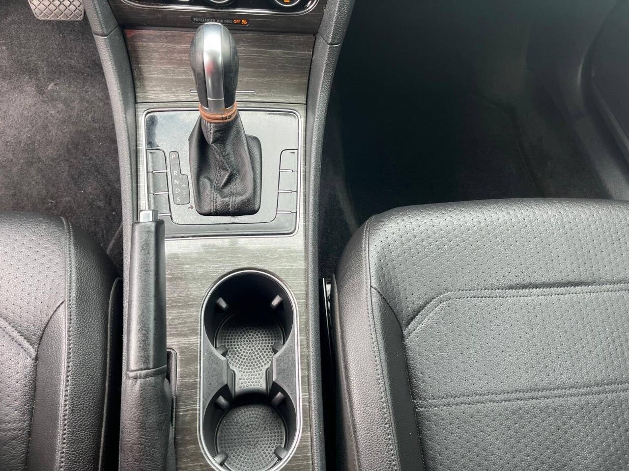 Vehicle image 25 of 42