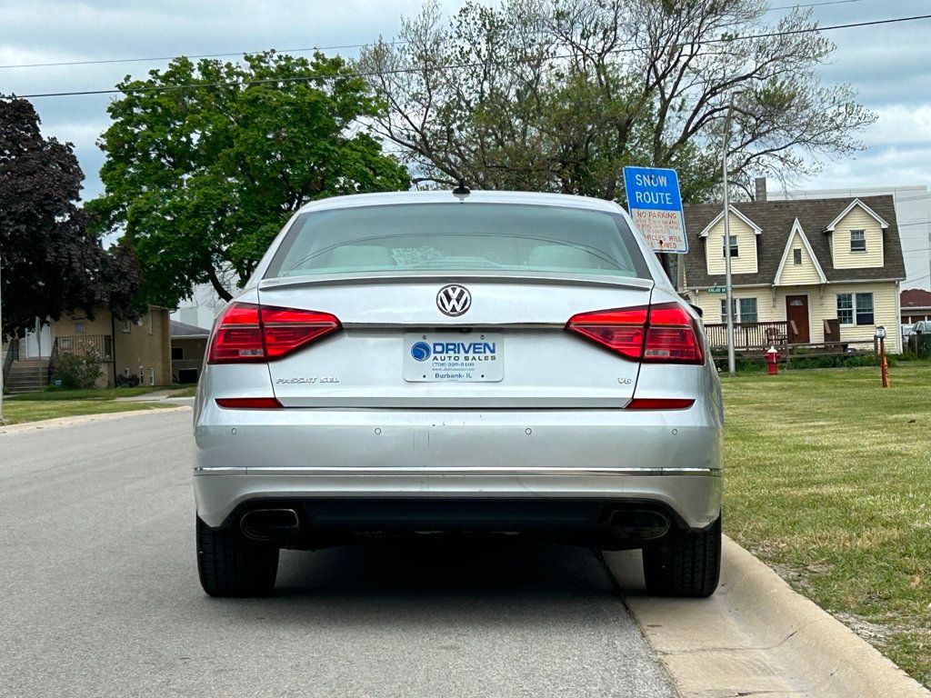 2016 Volkswagen Passat 3.6L V6 SEL Premium Image 7 of 30