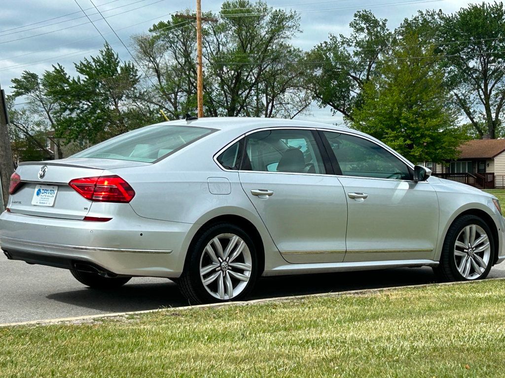 2016 Volkswagen Passat 3.6L V6 SEL Premium Image 6 of 30