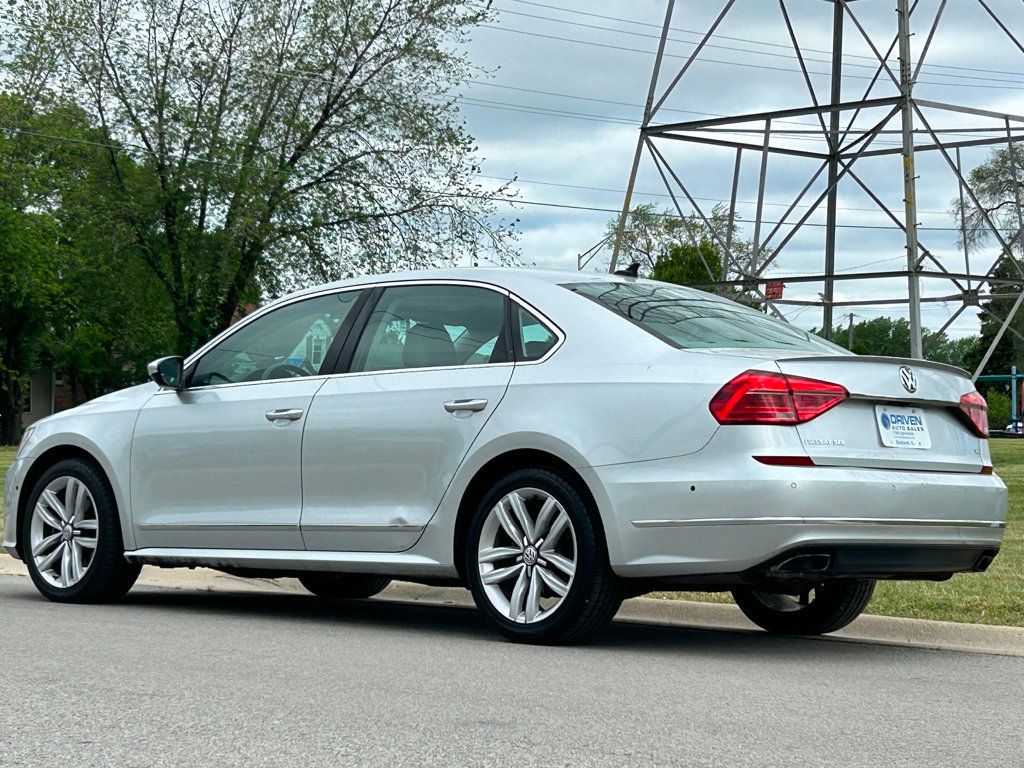 2016 Volkswagen Passat 3.6L V6 SEL Premium Image 9 of 30
