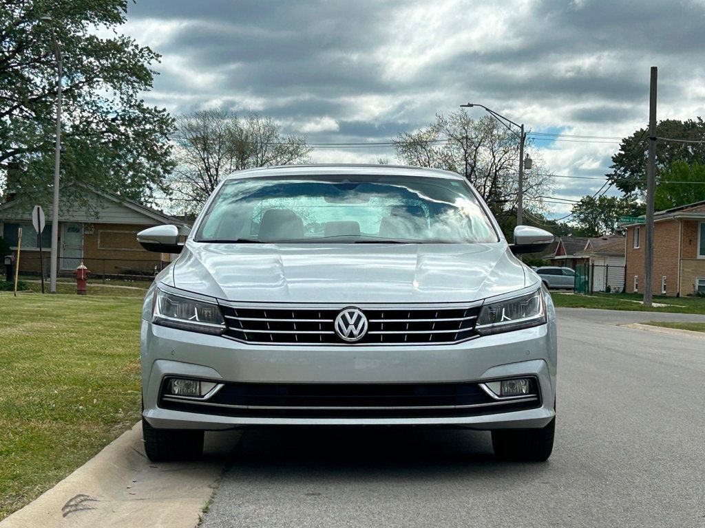 2016 Volkswagen Passat 3.6L V6 SEL Premium Image 3 of 30
