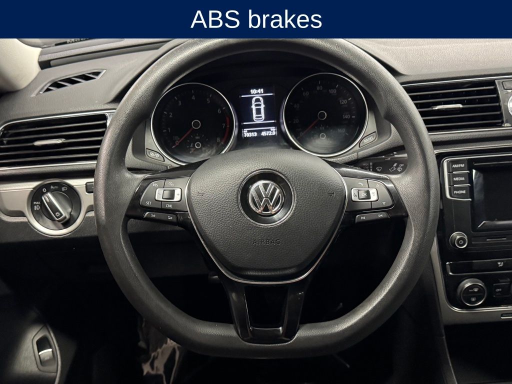 2016 Volkswagen Passat 1.8T S Image 31 of 34