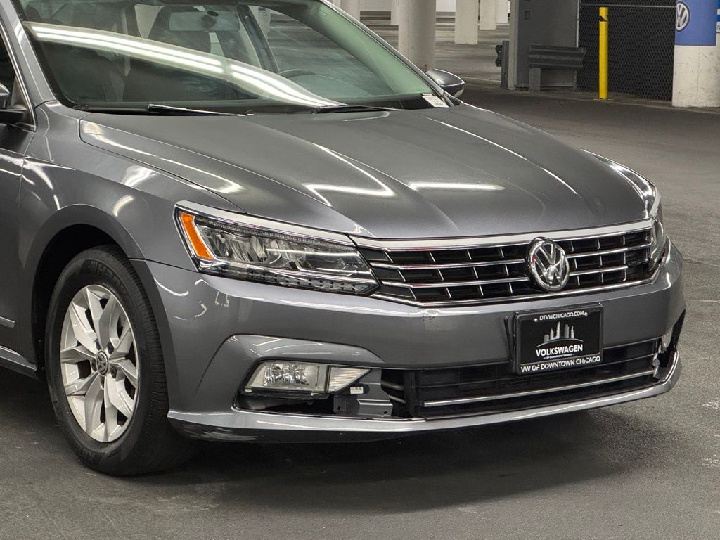 2016 Volkswagen Passat 1.8T S Image 4 of 34