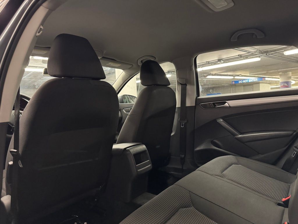 2016 Volkswagen Passat 1.8T S Image 13 of 34
