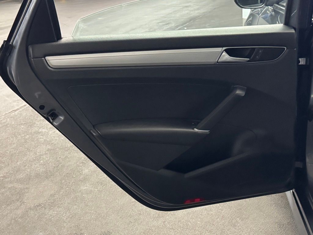 2016 Volkswagen Passat 1.8T S Image 23 of 34