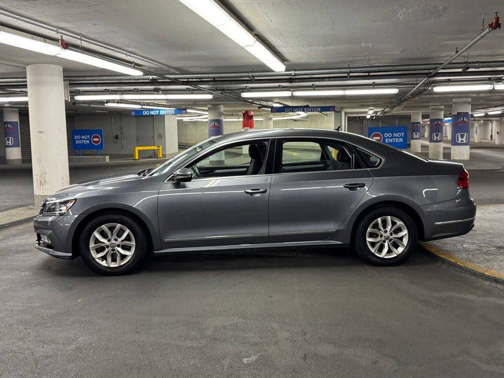 2016 Volkswagen Passat 1.8T S Image 9 of 34
