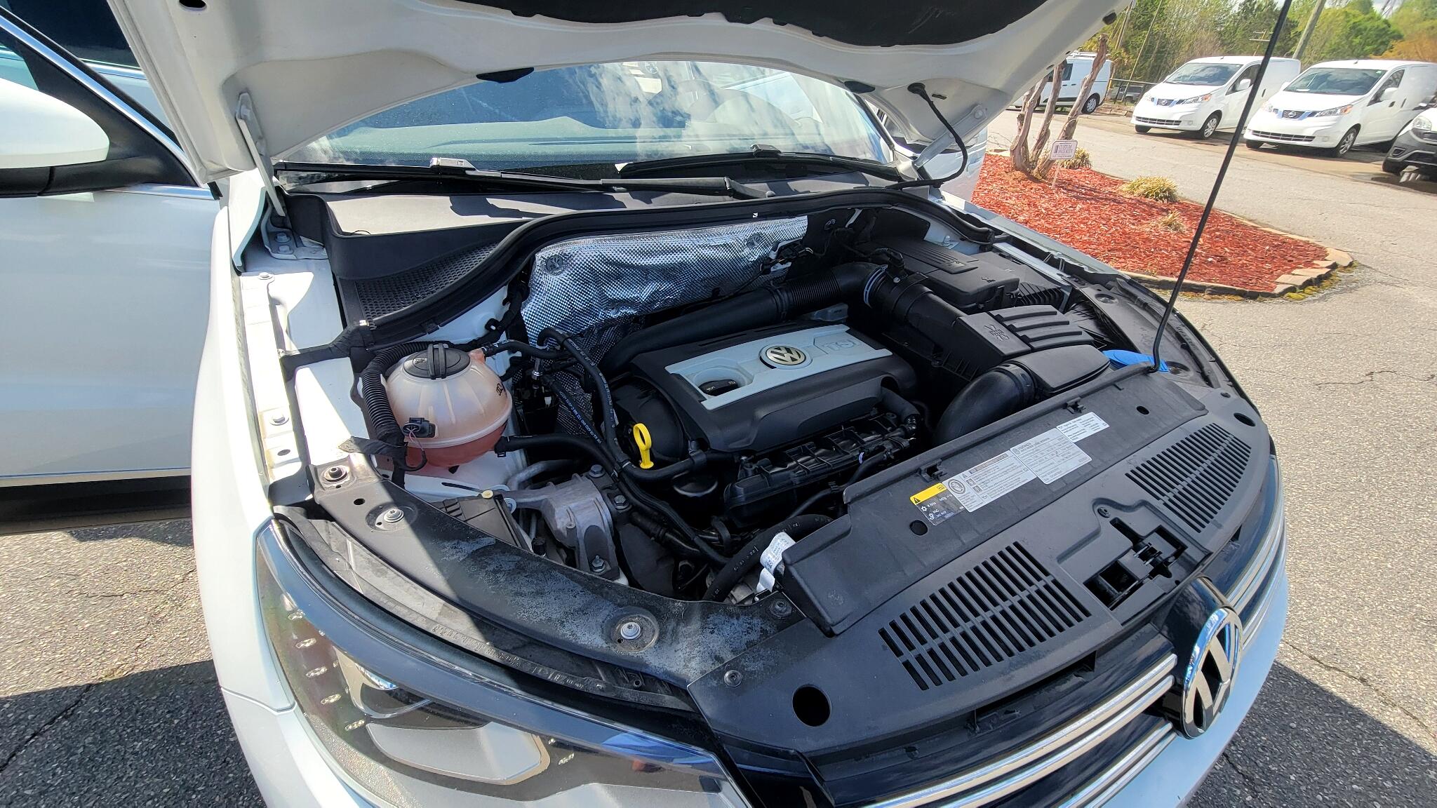 Vehicle image 23 of 49