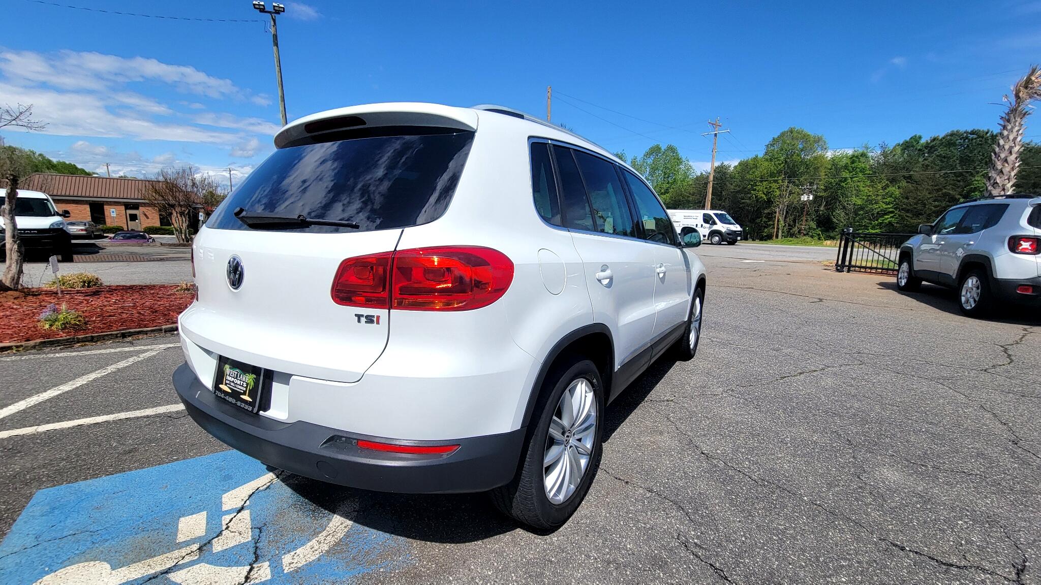 Vehicle image 15 of 49