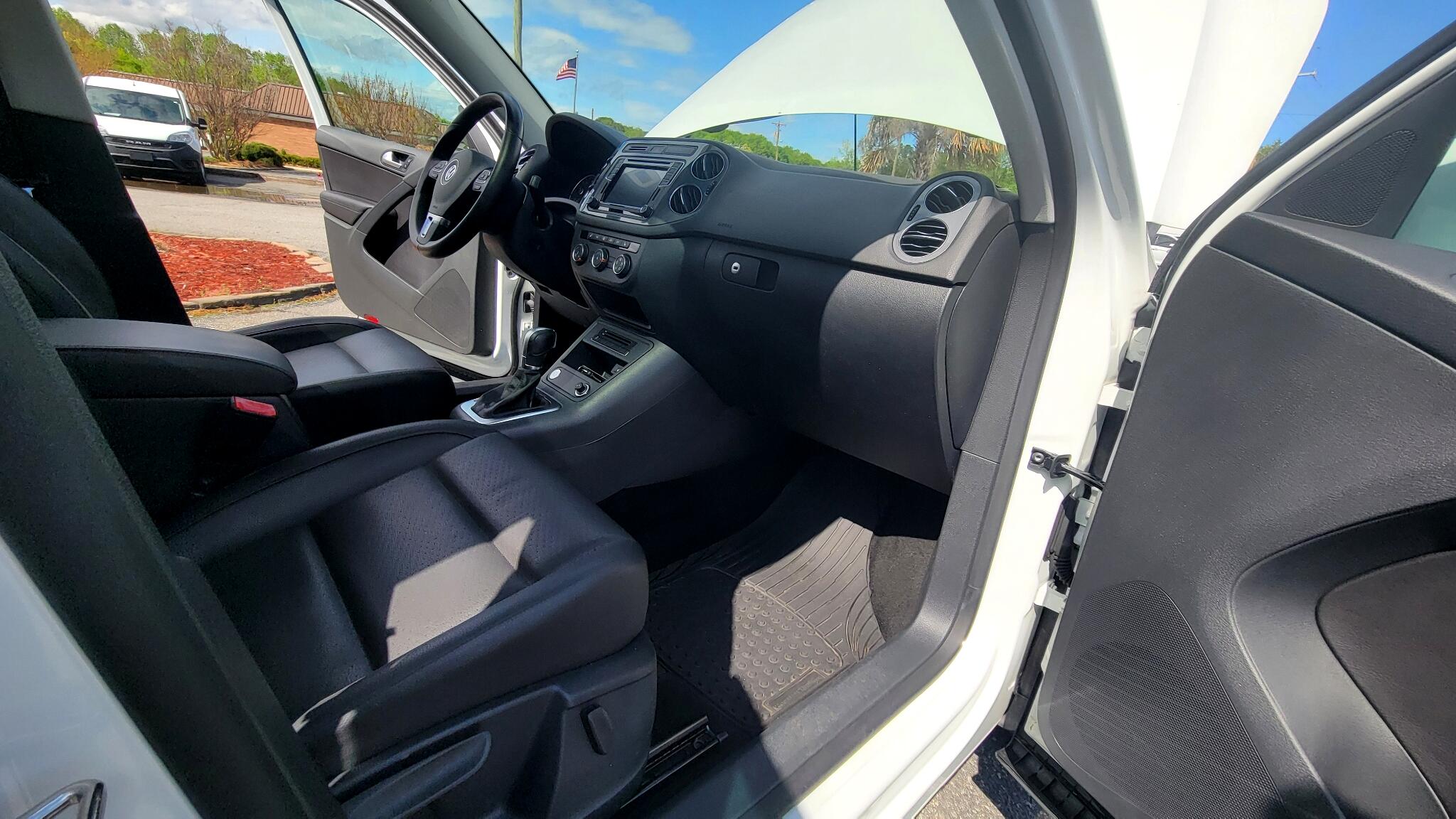 Vehicle image 47 of 49
