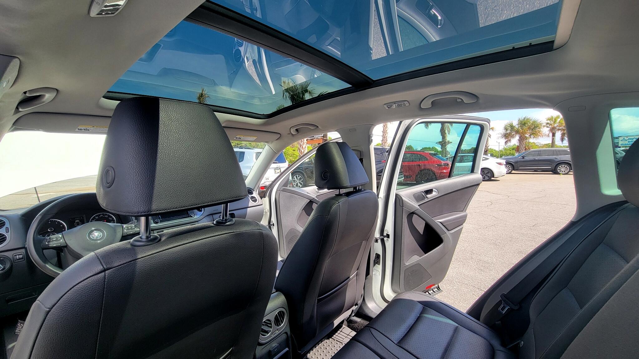 Vehicle image 39 of 49