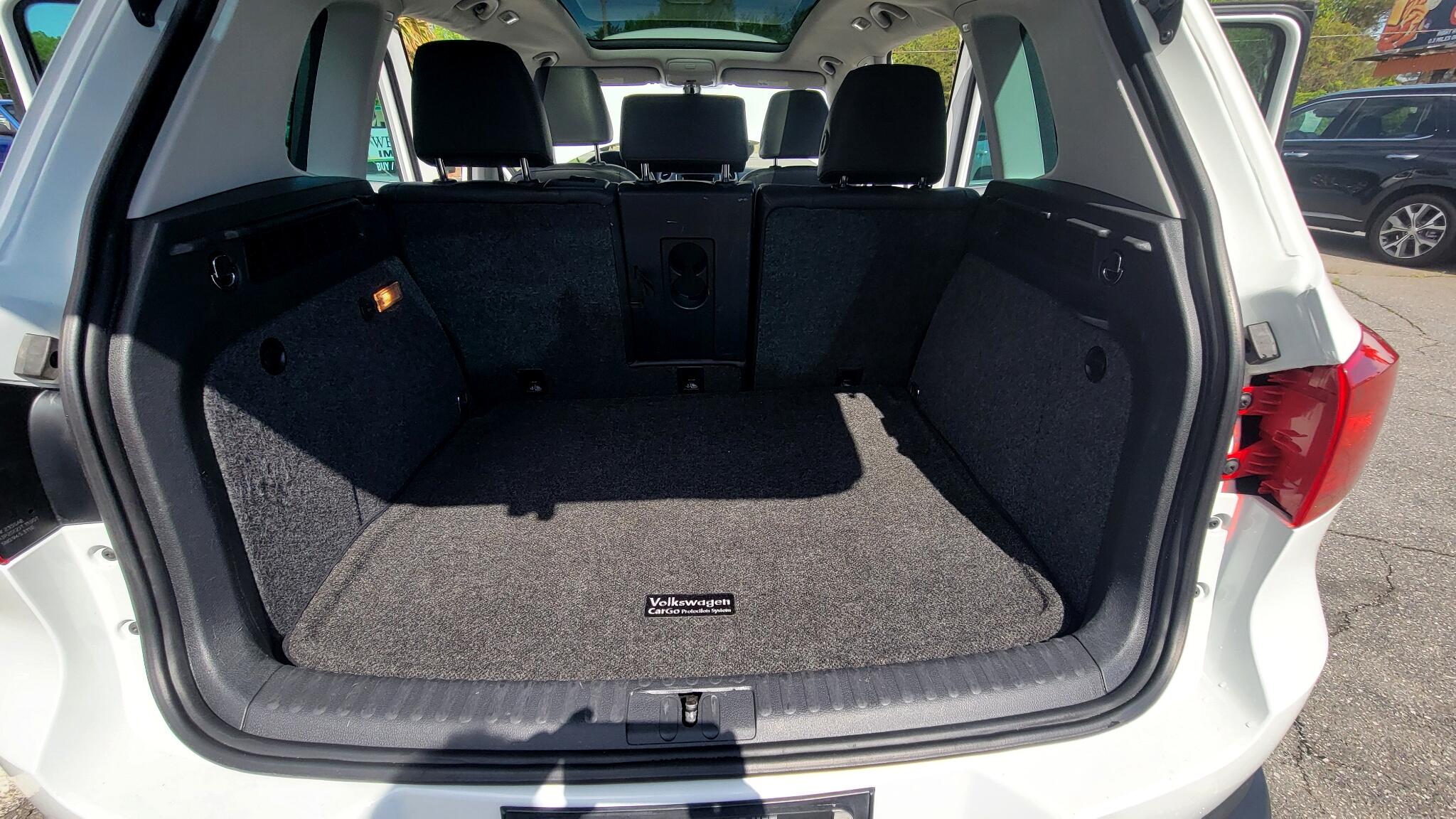 Vehicle image 40 of 49