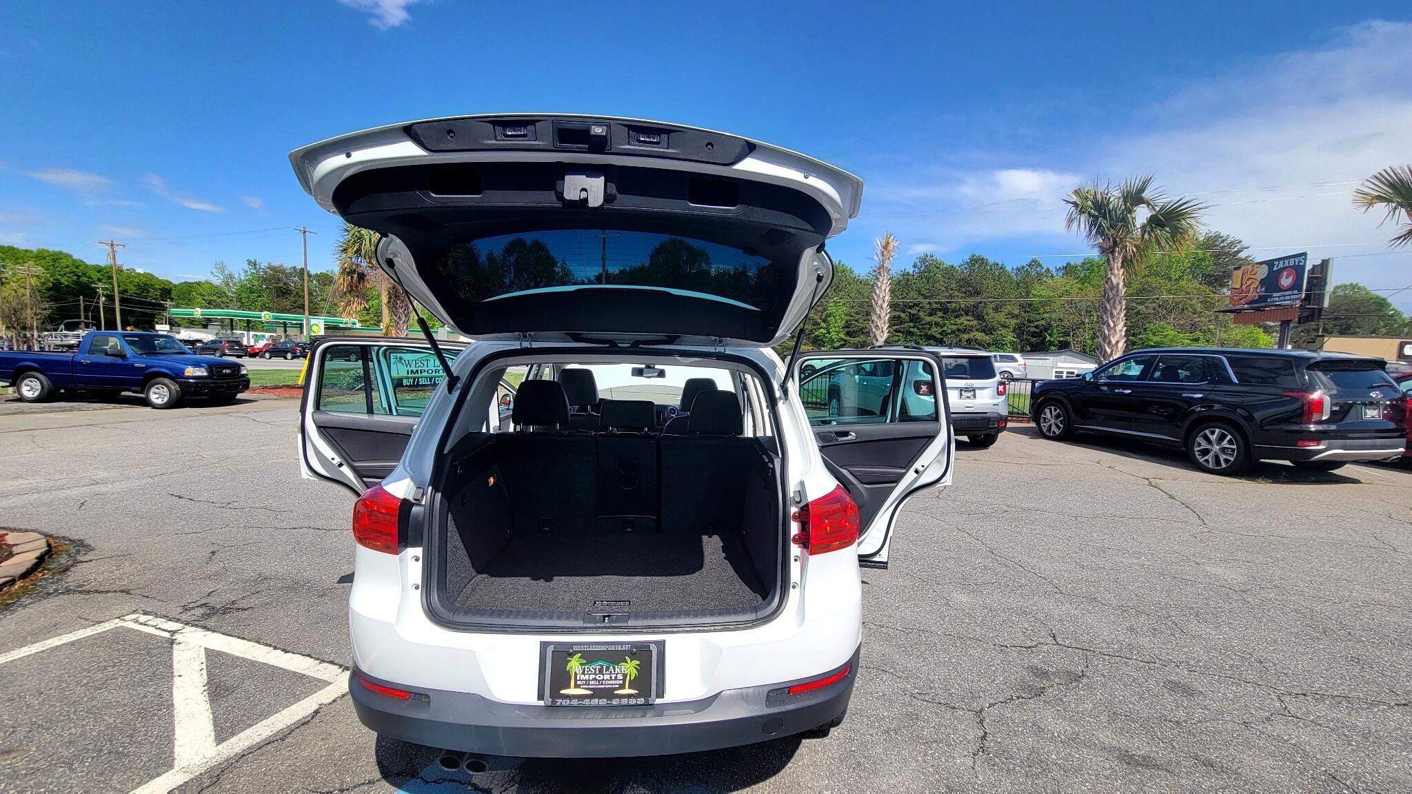 Vehicle image 19 of 49