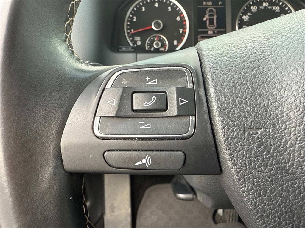 Vehicle image 22 of 27