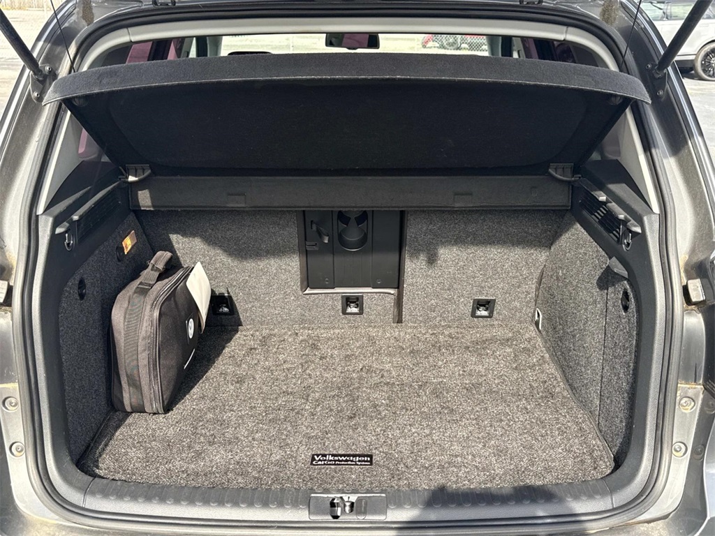 Vehicle image 8 of 27
