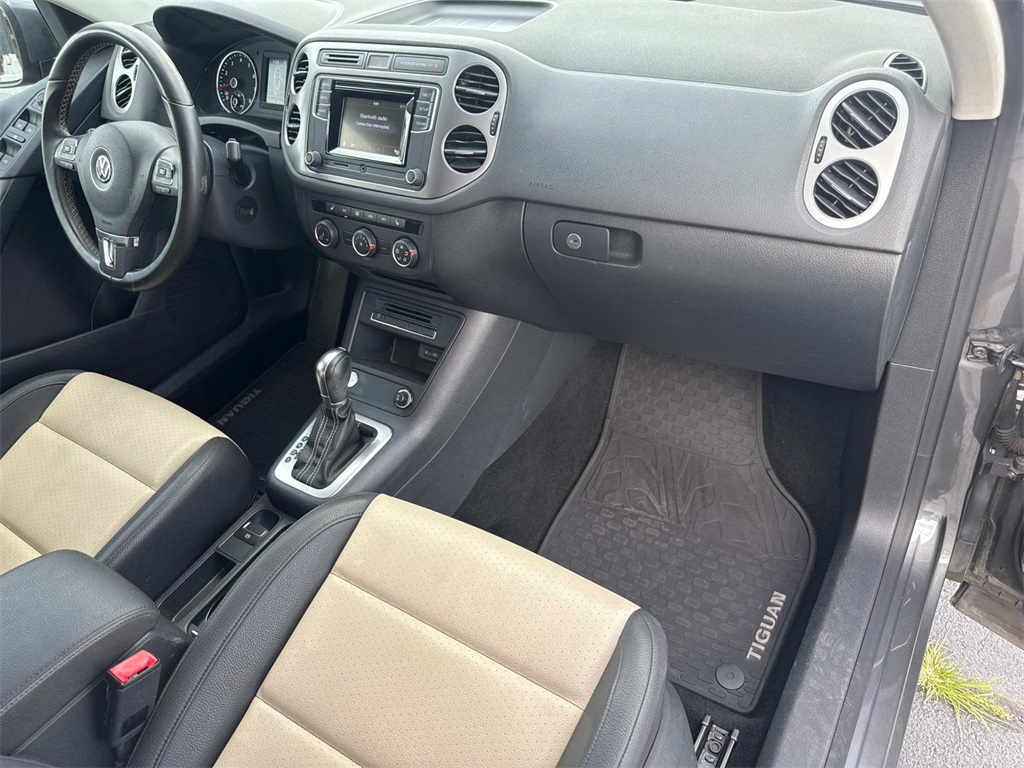 Vehicle image 12 of 27