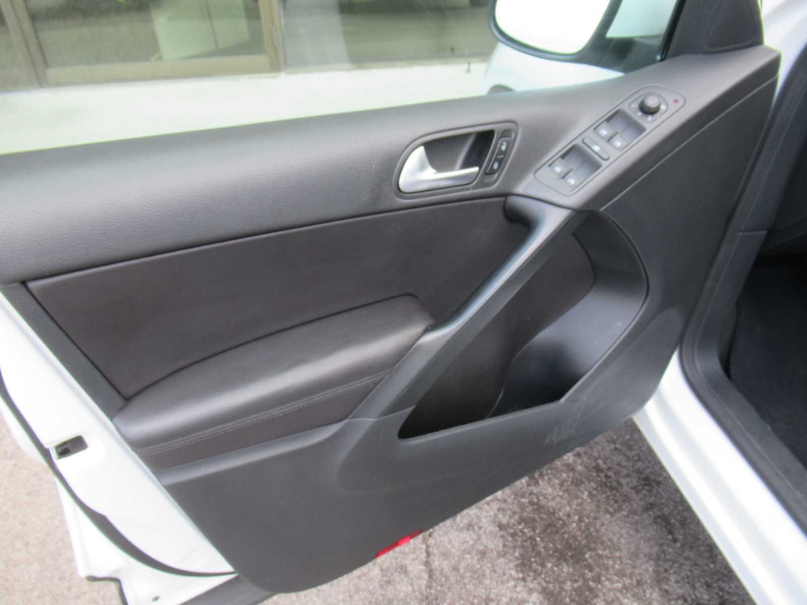 Vehicle image 15 of 36