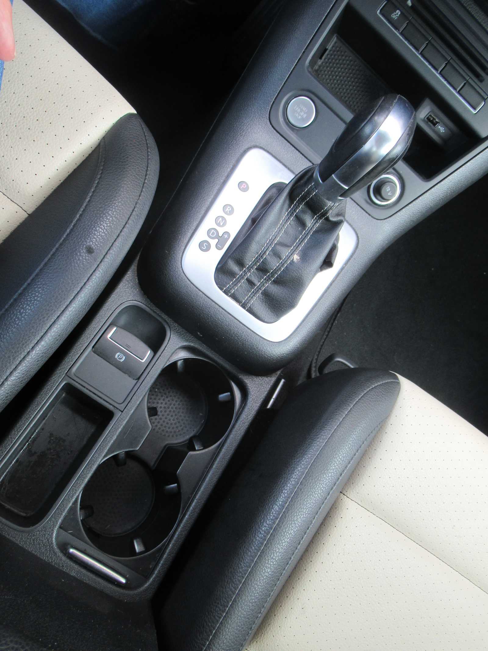 Vehicle image 29 of 36
