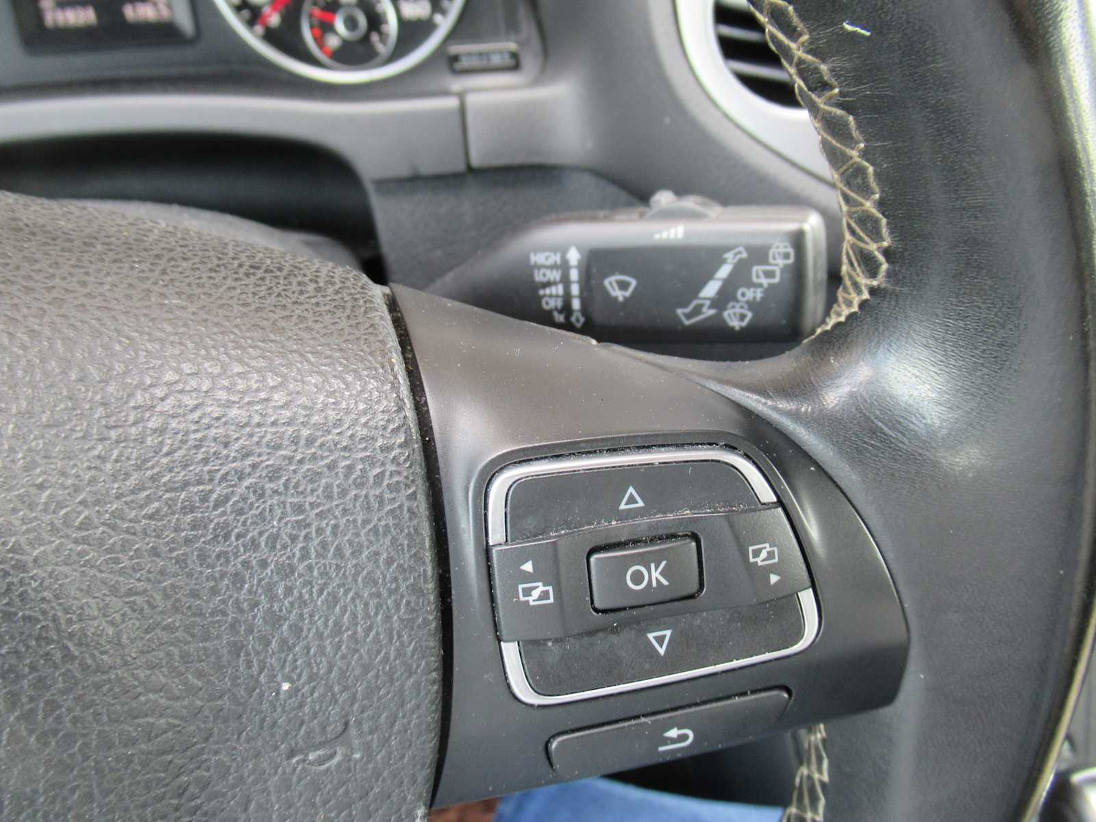 Vehicle image 22 of 36