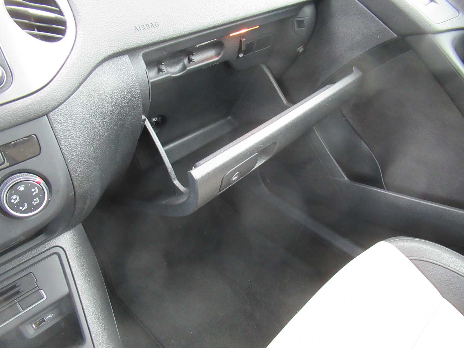Vehicle image 31 of 36
