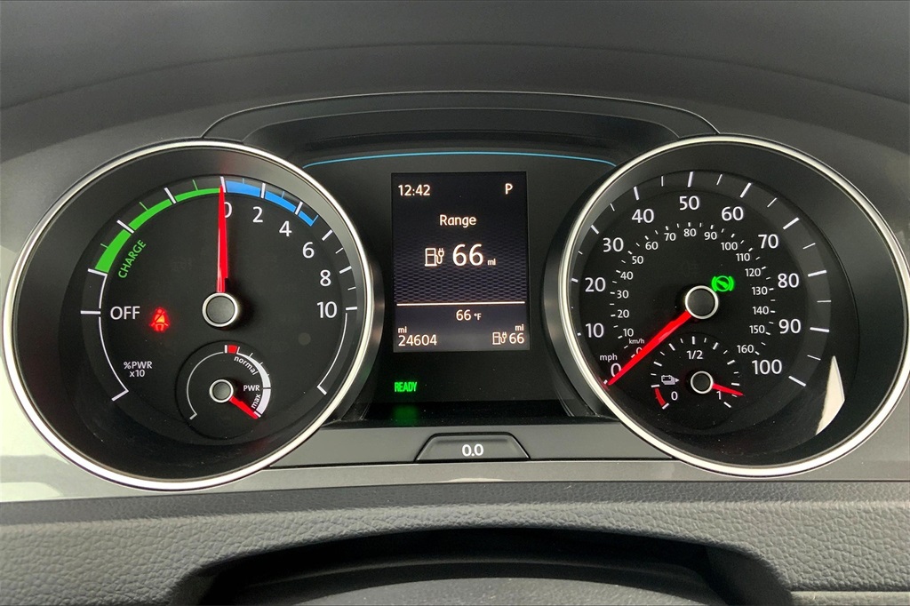 Vehicle image 25 of 33