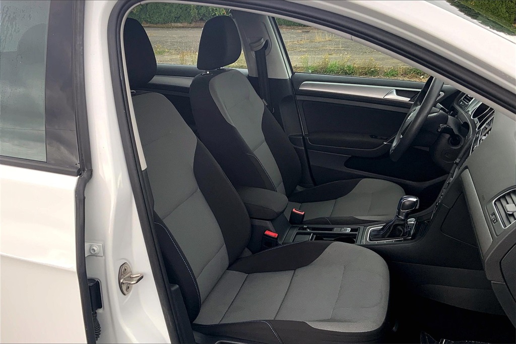 Vehicle image 10 of 33