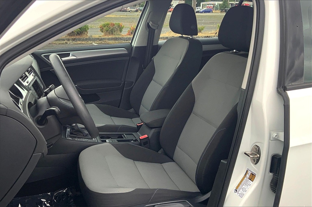 Vehicle image 9 of 33