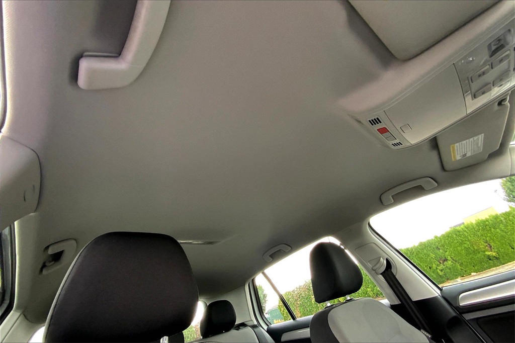 Vehicle image 13 of 33