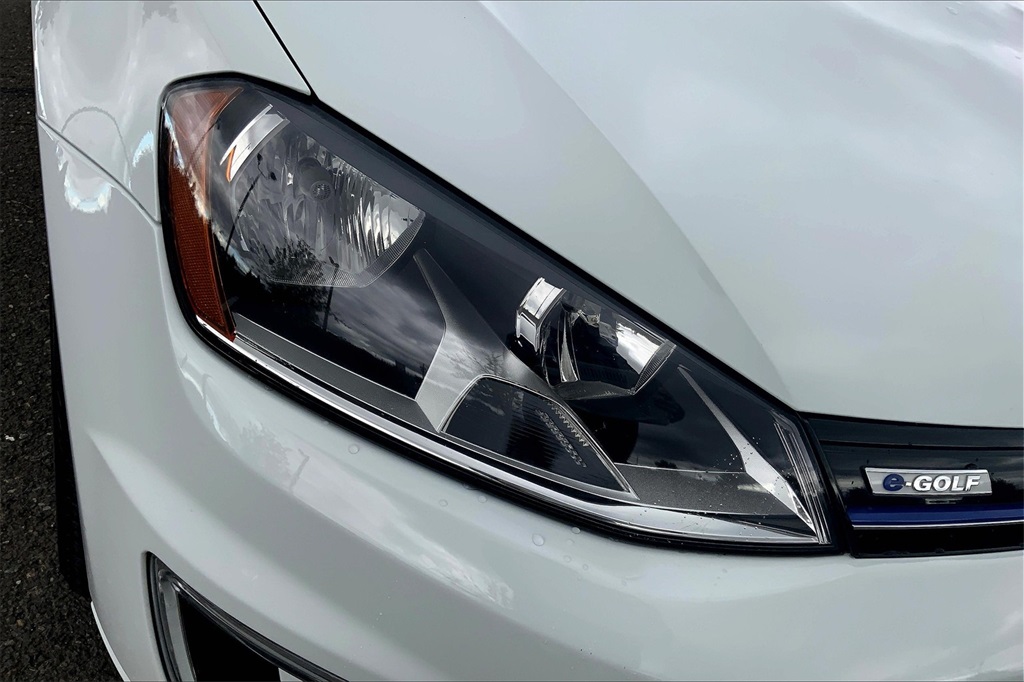 Vehicle image 26 of 33