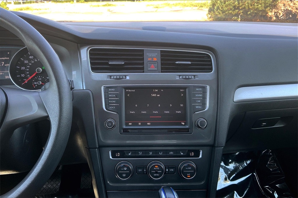 Vehicle image 8 of 33