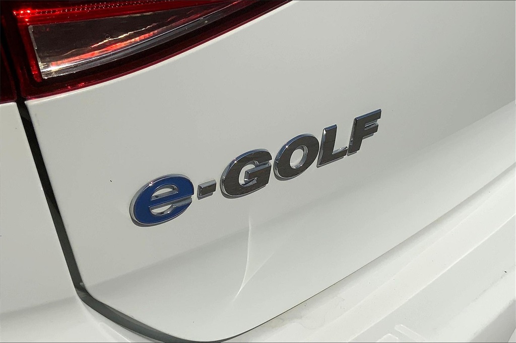 Vehicle image 32 of 33