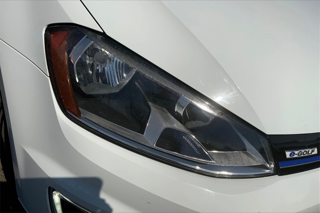 Vehicle image 26 of 33