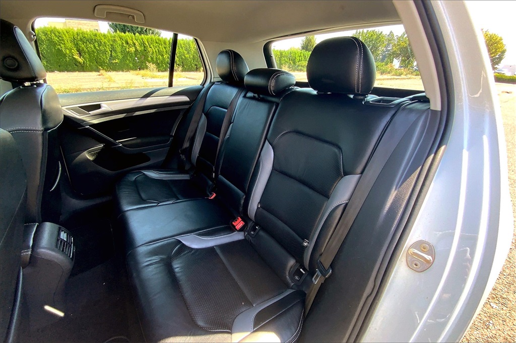 Vehicle image 20 of 33