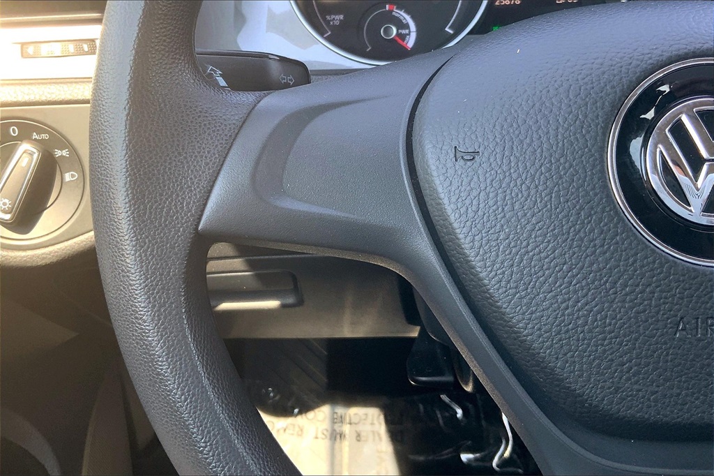 Vehicle image 23 of 33
