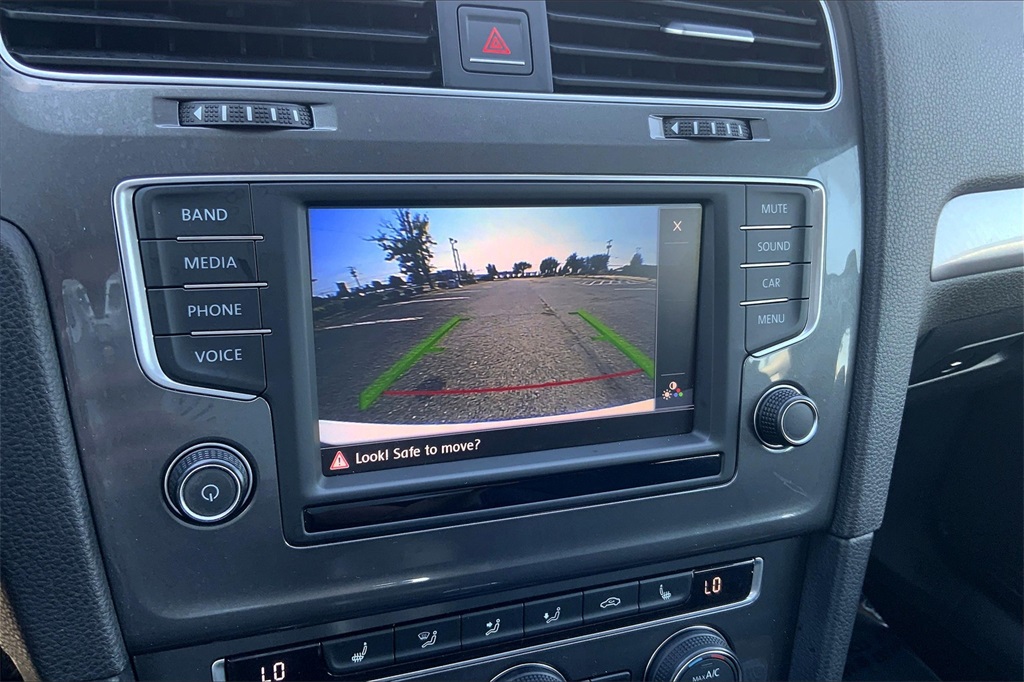 Vehicle image 28 of 33