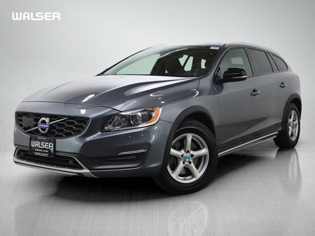 2016 Volvo V60 Cross Country T5 Platinum Image 1 of 30