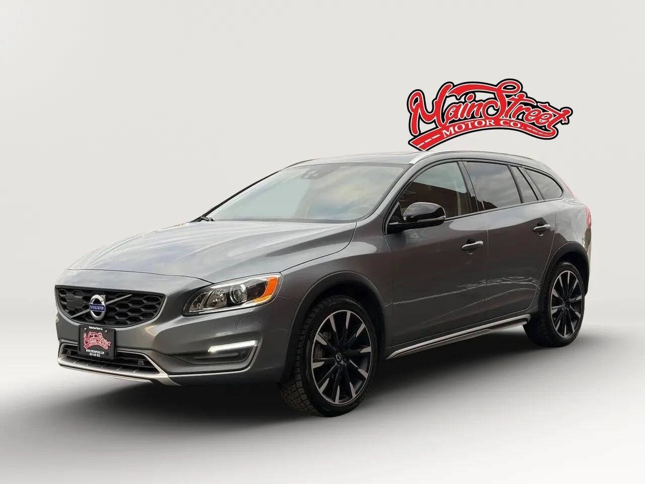 2016 Volvo V60 Cross Country T5 Platinum Image 1 of 32