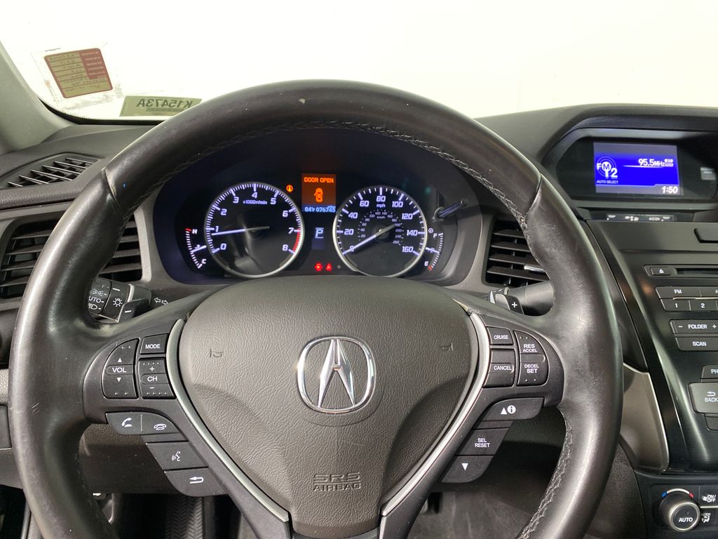 Vehicle image 22 of 36