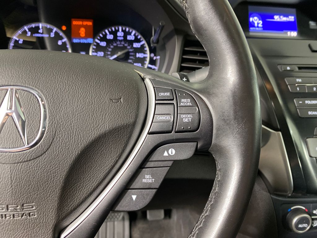 Vehicle image 27 of 36