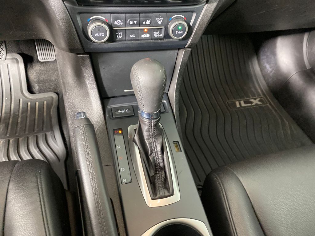 Vehicle image 26 of 36