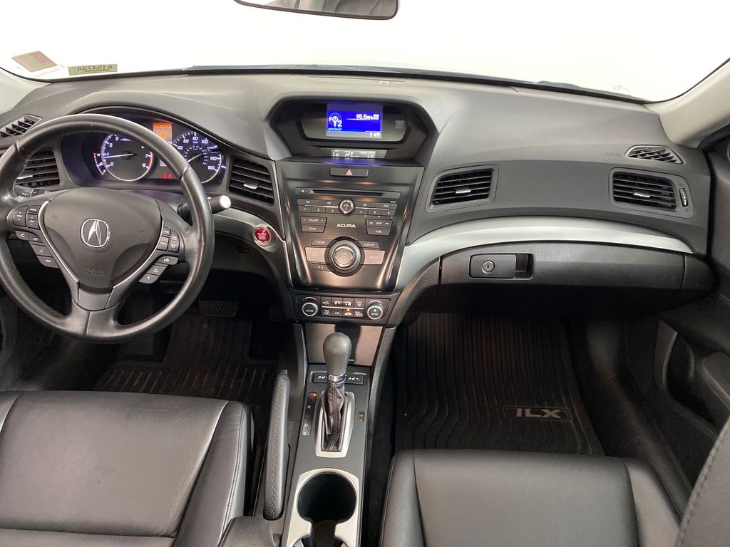 Vehicle image 16 of 36