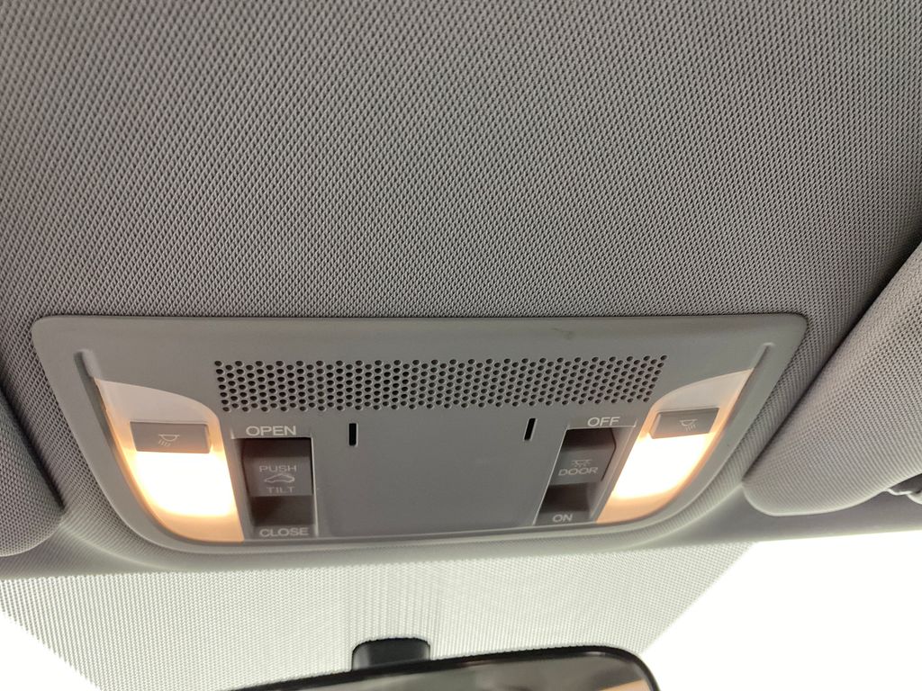 Vehicle image 25 of 36