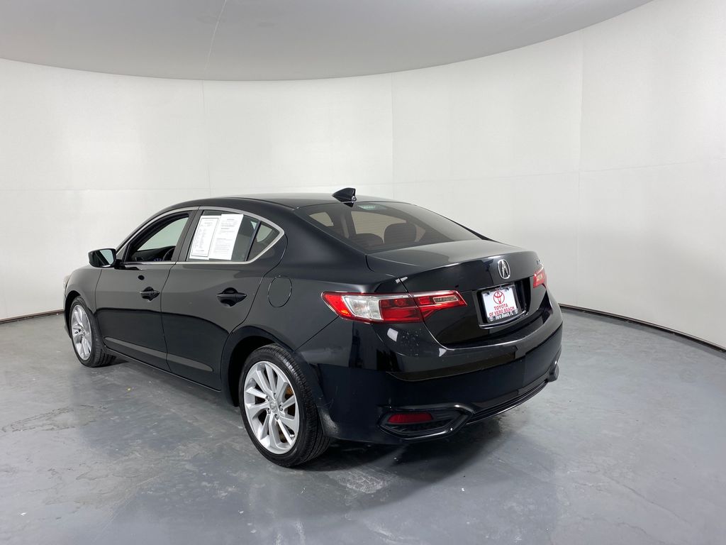 Vehicle image 10 of 36