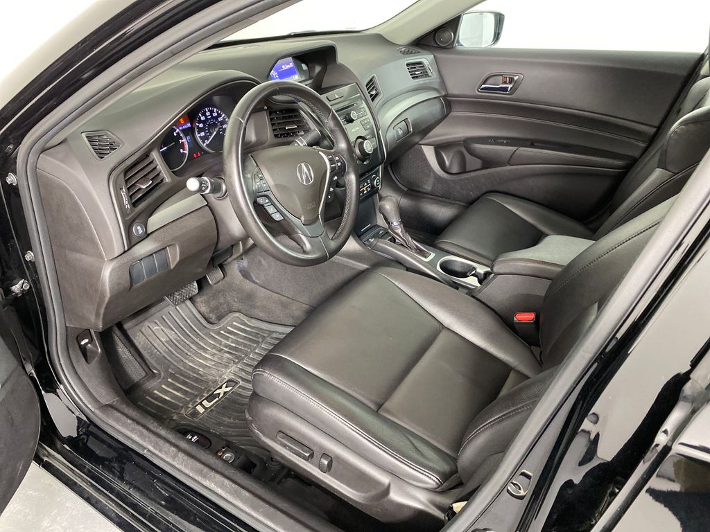 Vehicle image 19 of 36
