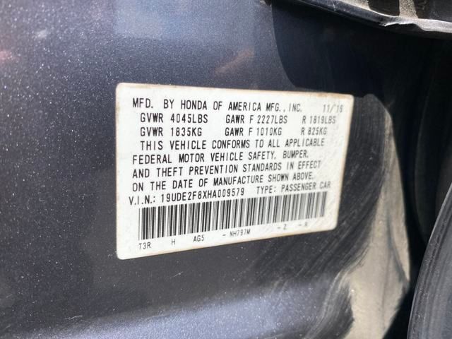 Vehicle image 23 of 28