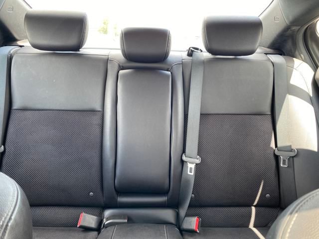 Vehicle image 12 of 28