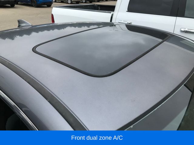 Vehicle image 26 of 28