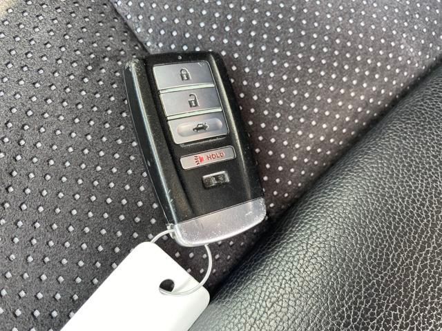 Vehicle image 21 of 28