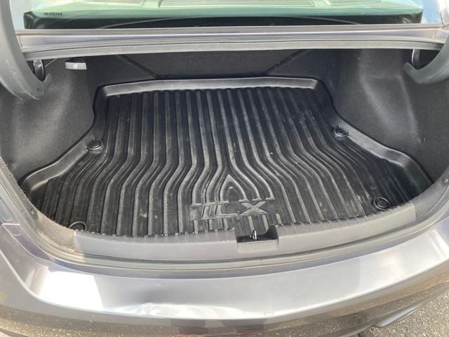 Vehicle image 9 of 28