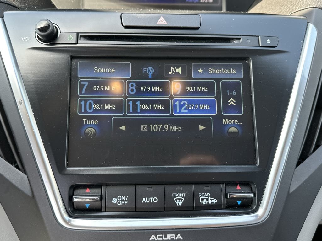 Vehicle image 21 of 23