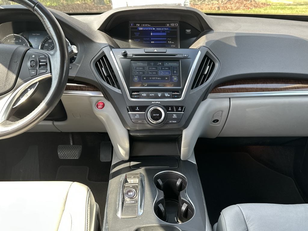 Vehicle image 11 of 23